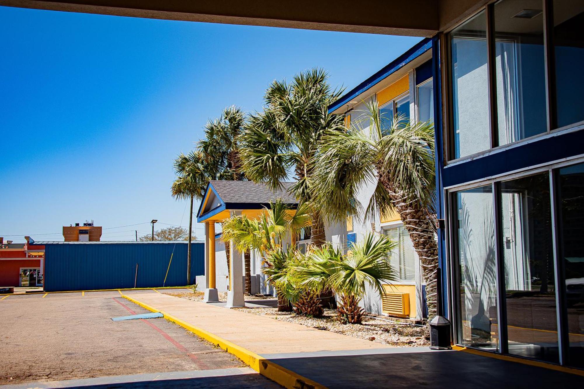 Super 8 By Wyndham Biloxi Motel Dış mekan fotoğraf