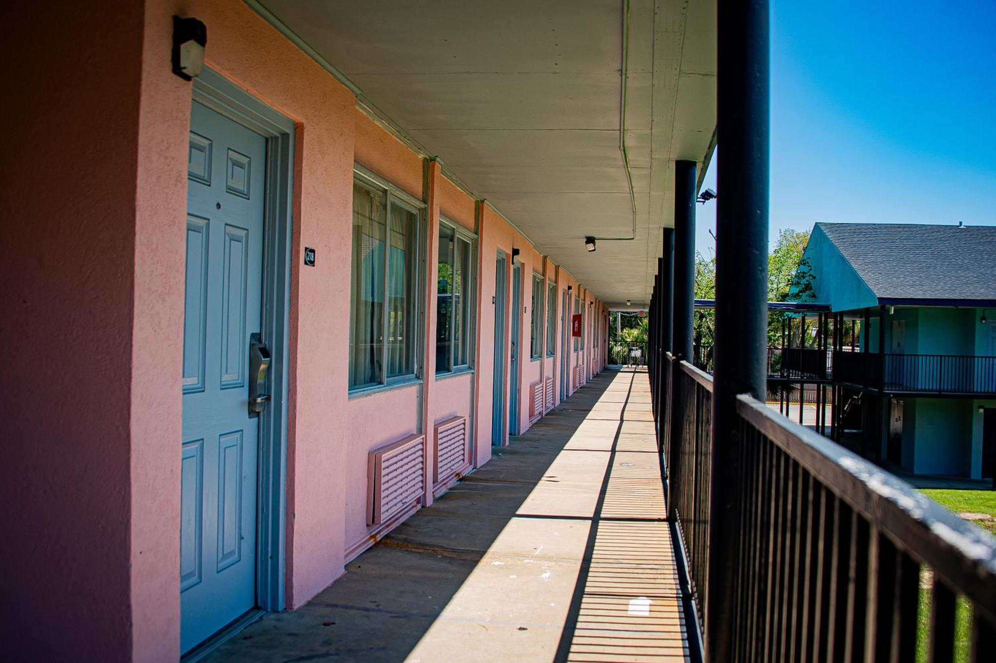 Super 8 By Wyndham Biloxi Motel Dış mekan fotoğraf