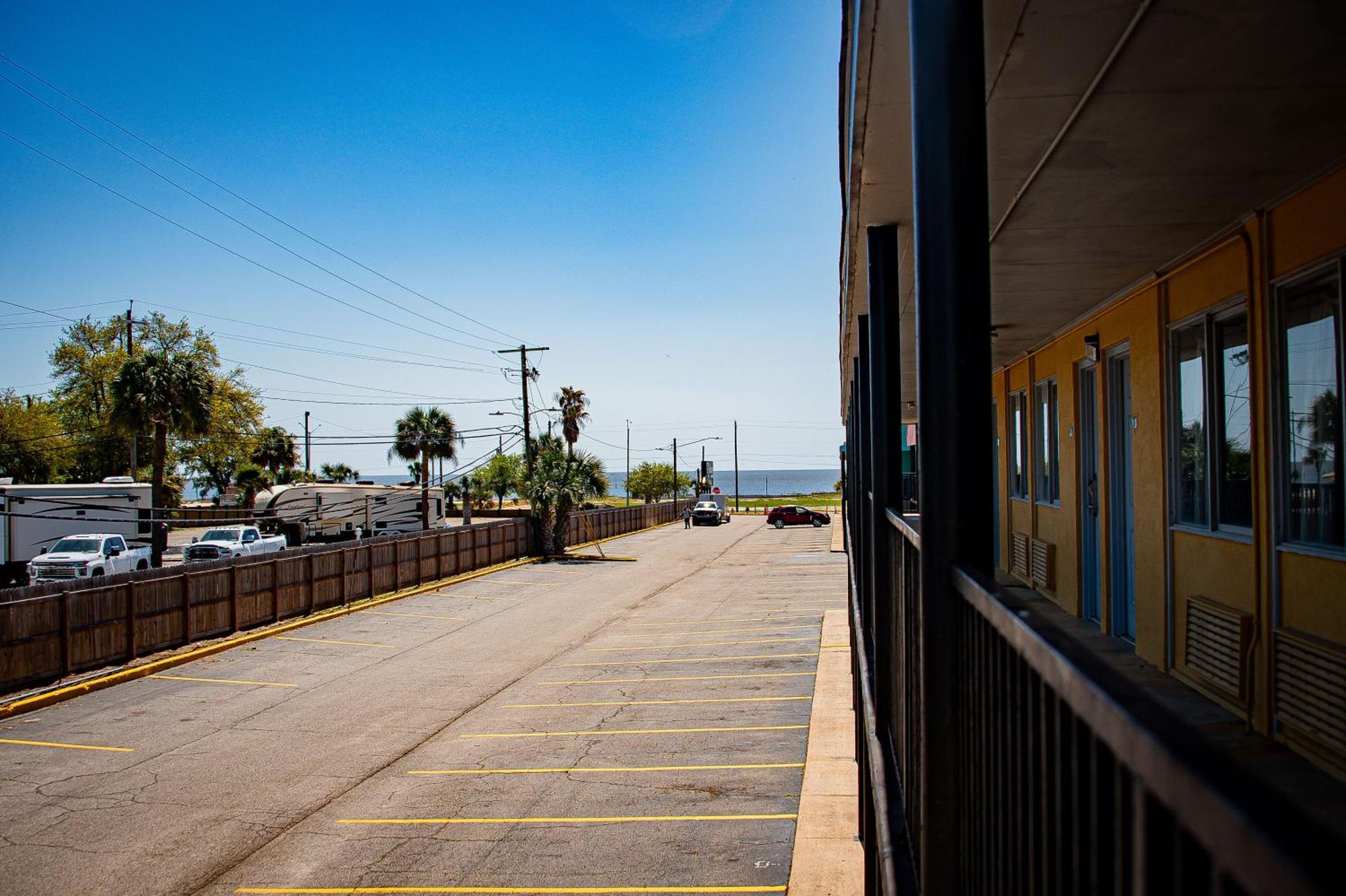 Super 8 By Wyndham Biloxi Motel Dış mekan fotoğraf